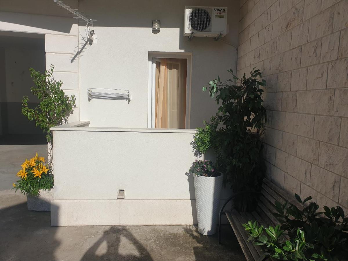 Villa Vujcic Makarska Exterior photo